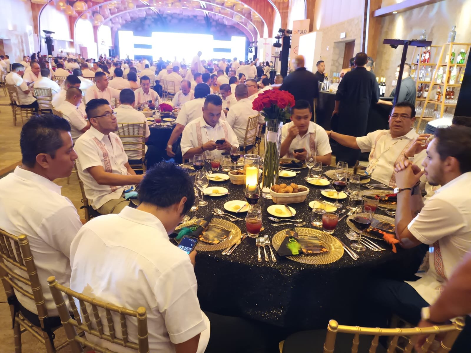 Evento masivo - guayaberas para equipo